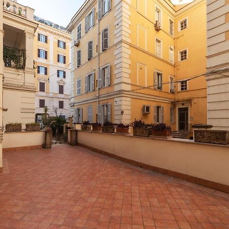 Residence Borgognoni Apartments Roma Esterno foto