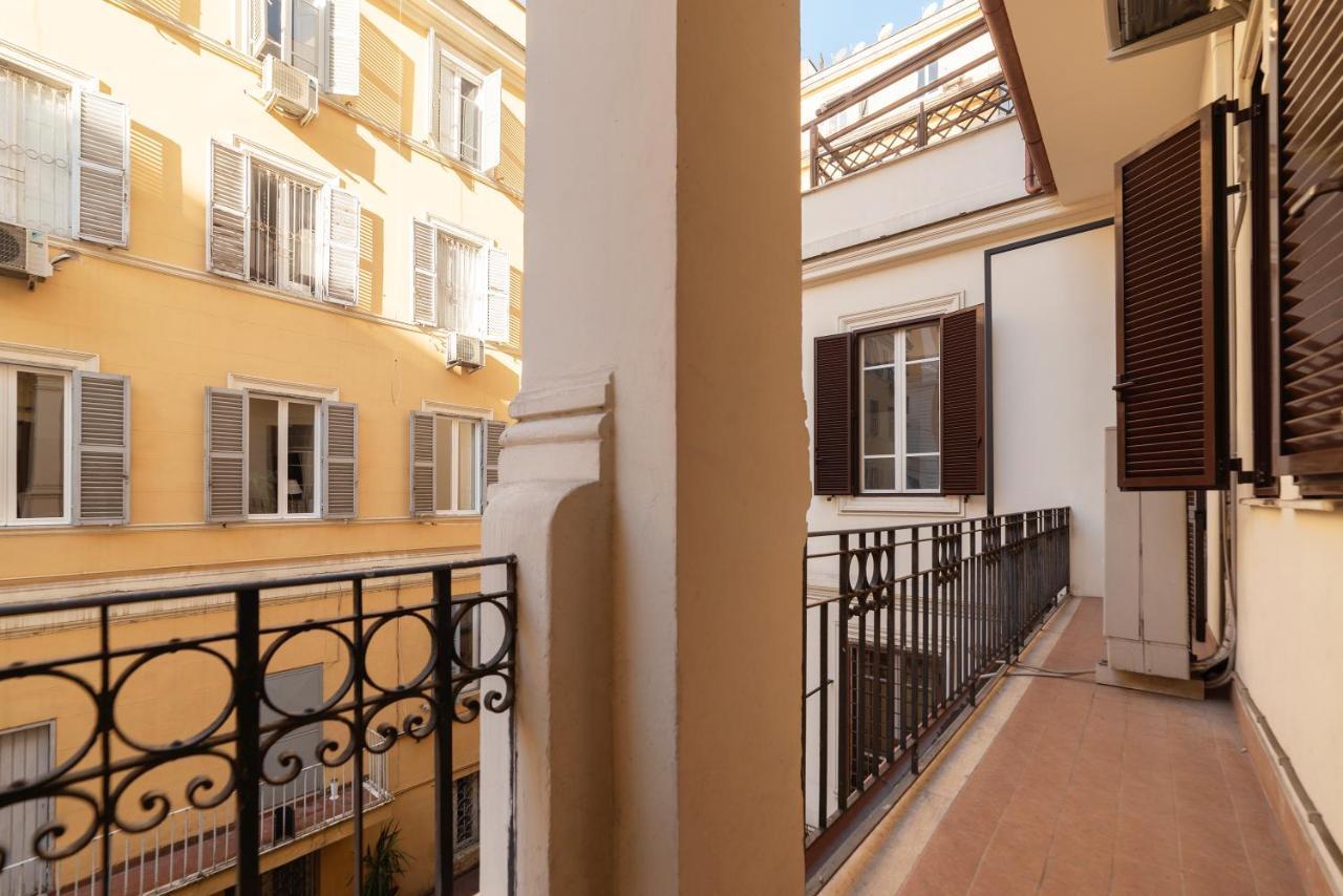 Residence Borgognoni Apartments Roma Esterno foto