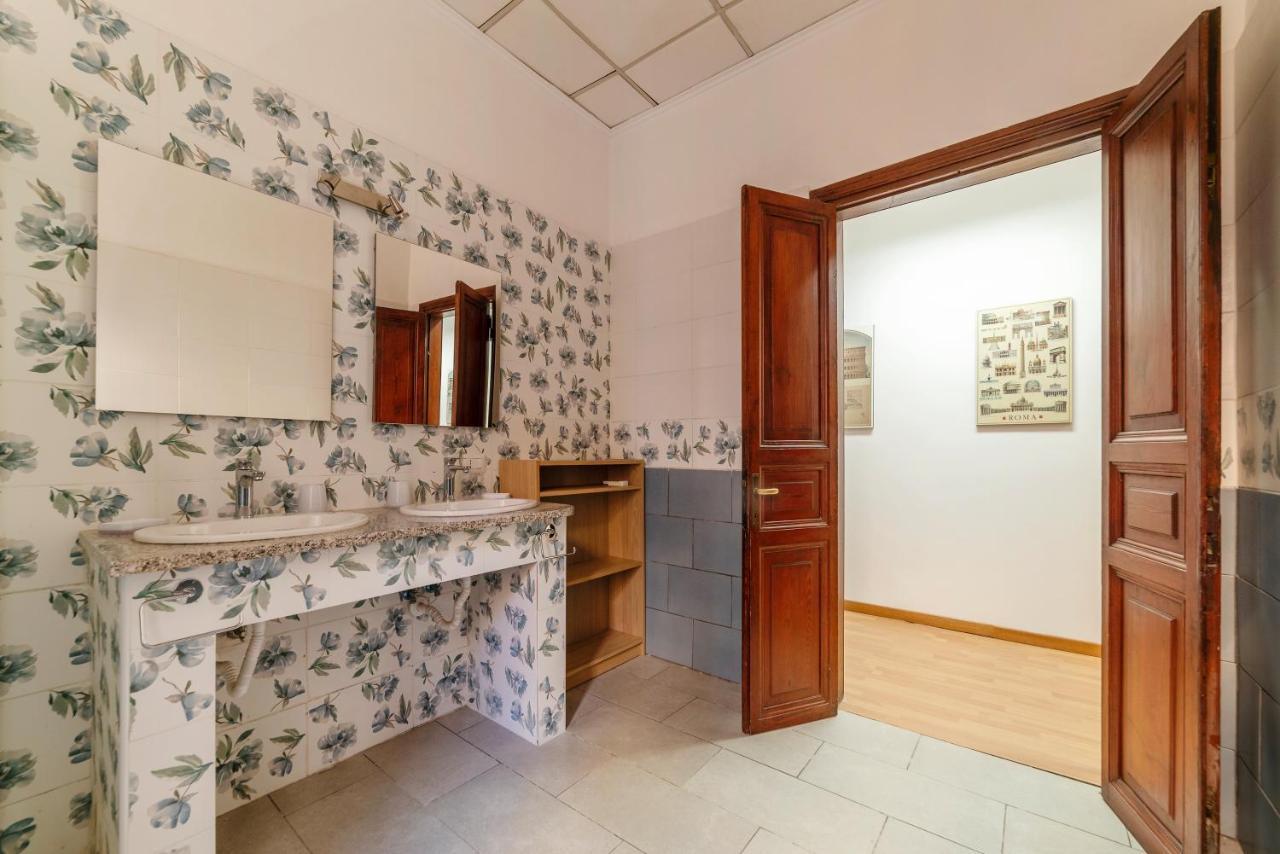 Residence Borgognoni Apartments Roma Esterno foto