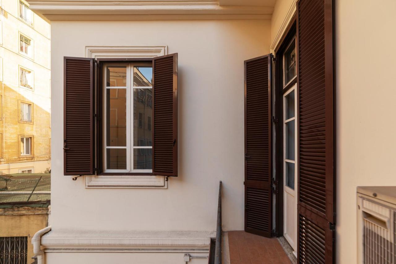 Residence Borgognoni Apartments Roma Esterno foto