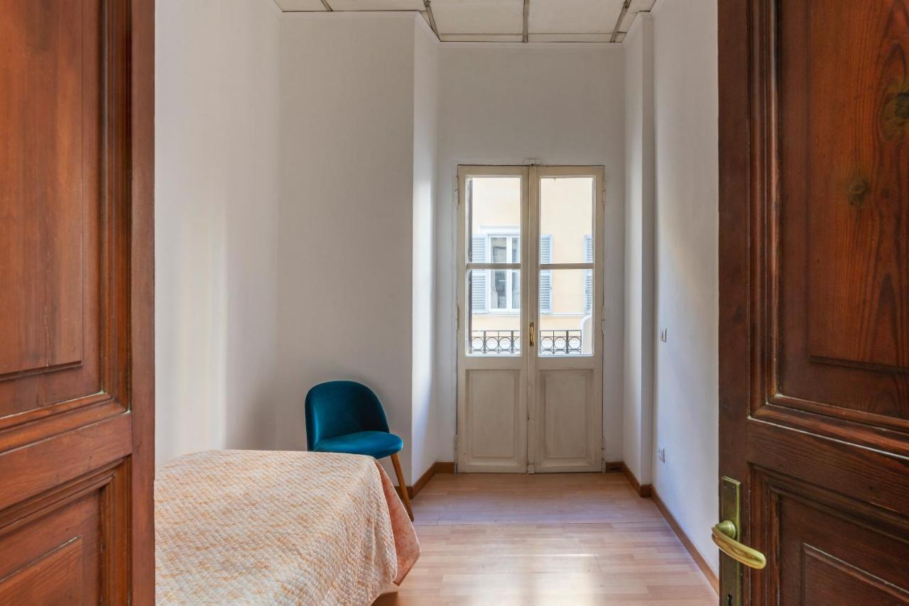 Residence Borgognoni Apartments Roma Esterno foto