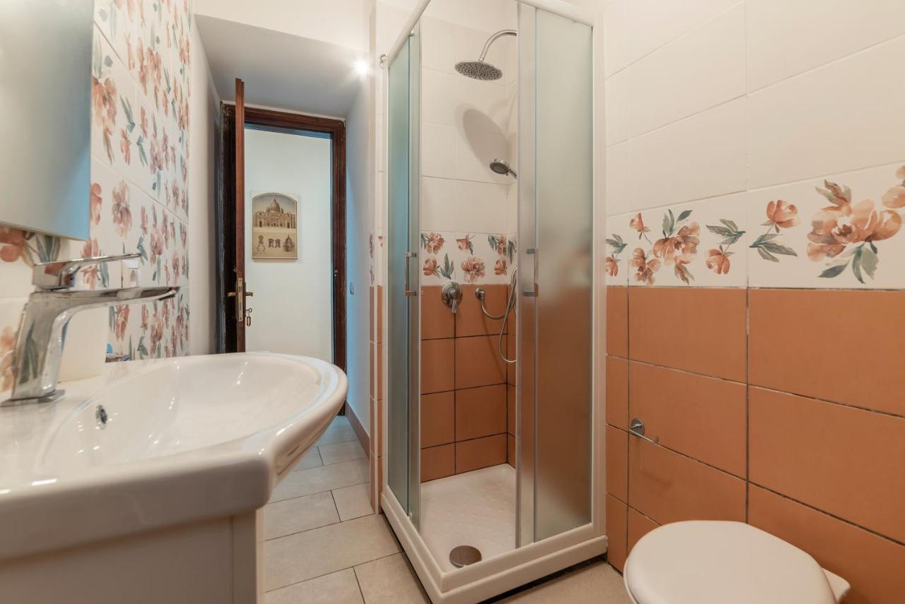 Residence Borgognoni Apartments Roma Esterno foto