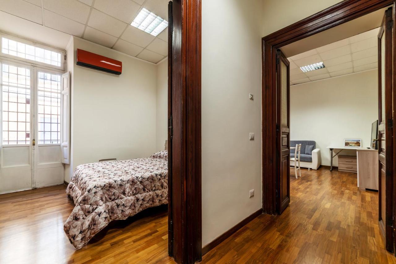Residence Borgognoni Apartments Roma Esterno foto