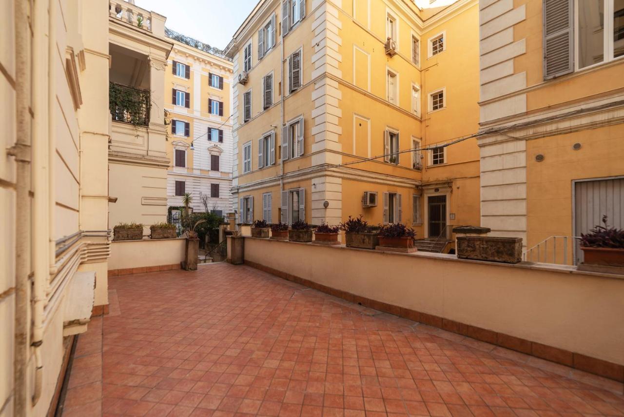 Residence Borgognoni Apartments Roma Esterno foto