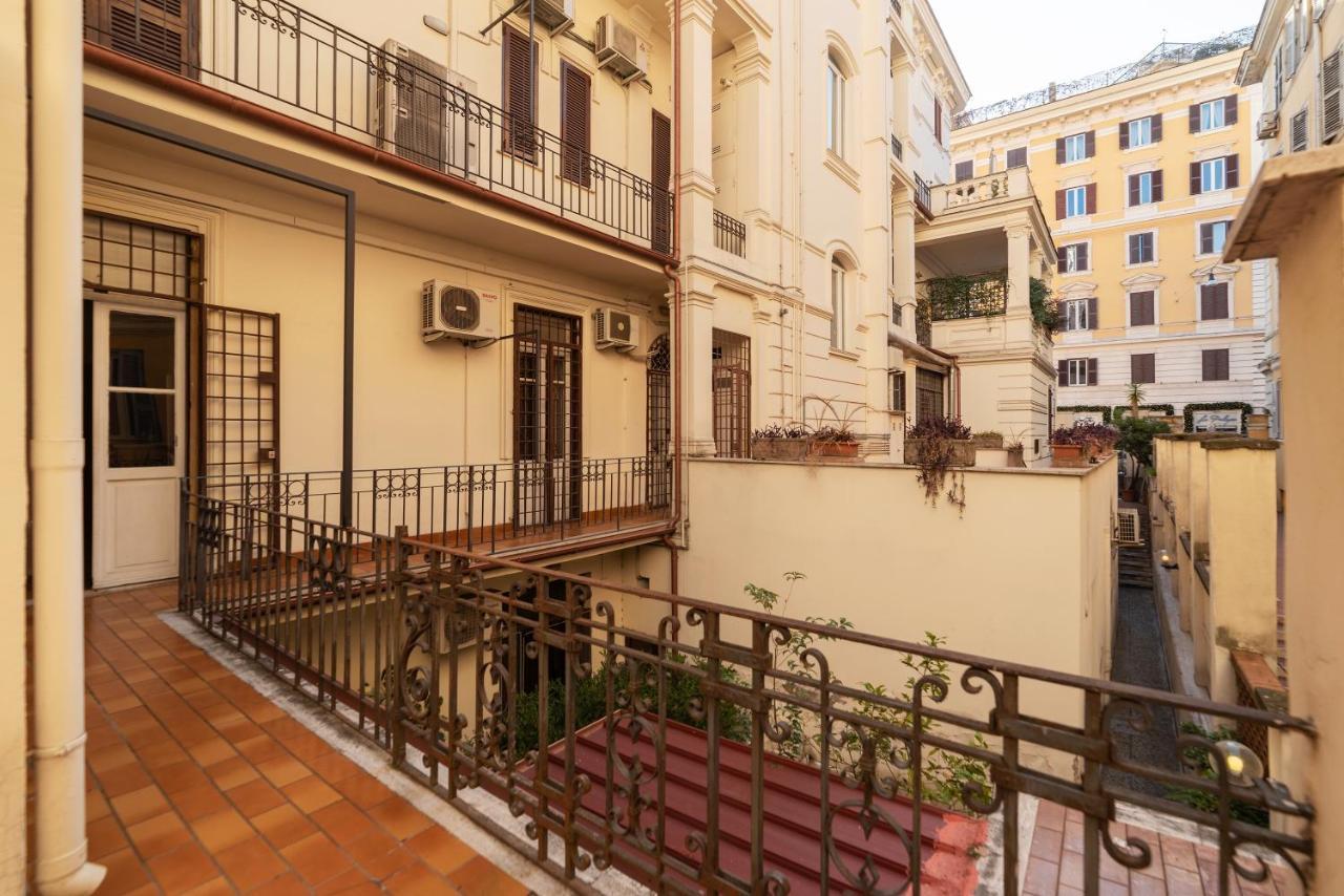 Residence Borgognoni Apartments Roma Esterno foto
