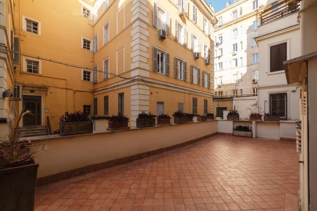 Residence Borgognoni Apartments Roma Esterno foto